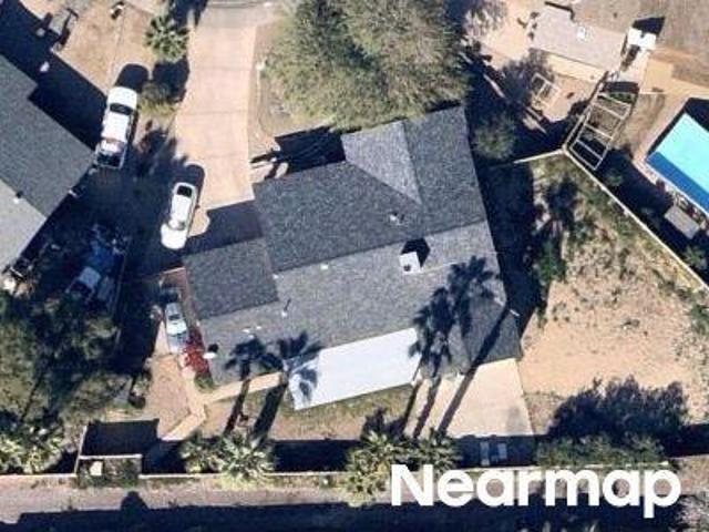 N 27th St