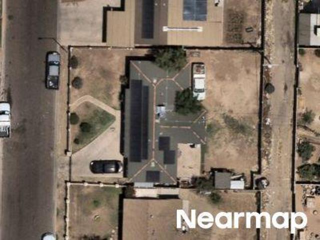 N 28th Dr