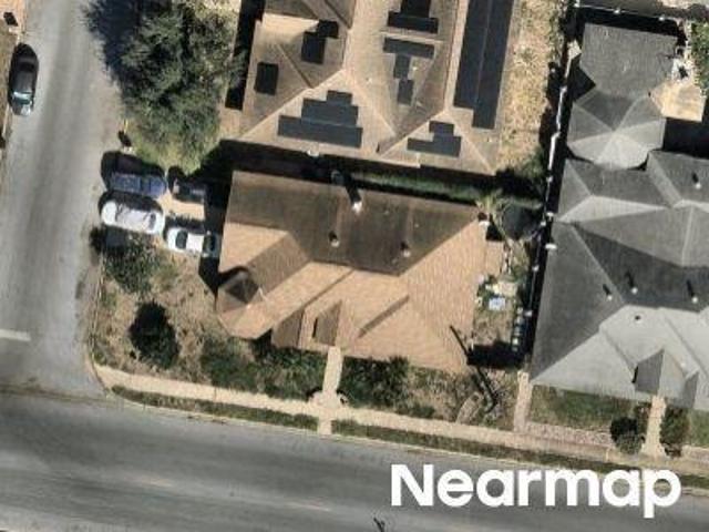 N 28th Ln