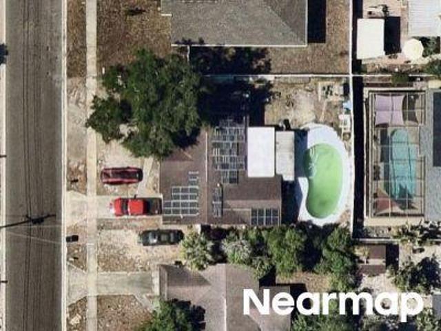 N 28th St
