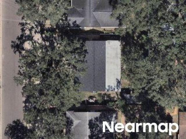 N 28th St