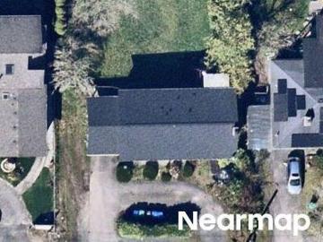N 200th St