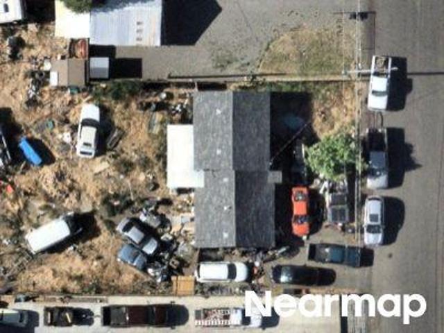 N 21st Ave