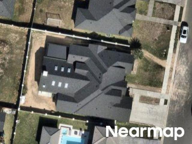 N 34th Ln