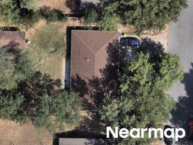 N 34th St