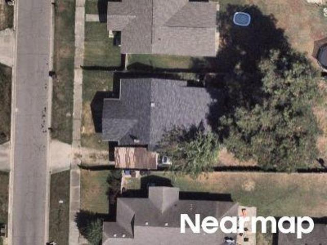 N 34th St