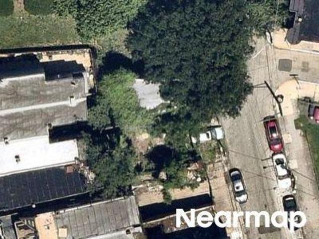 N 34th St