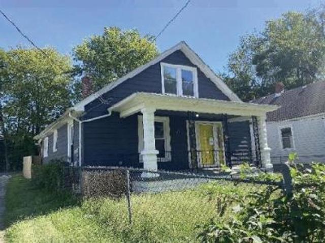 N 38th St