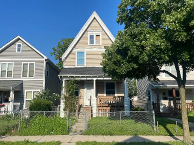 N 38th St