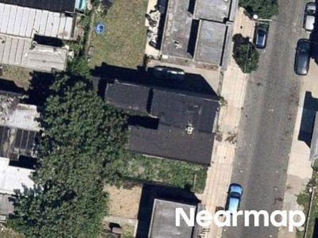 N 31st St