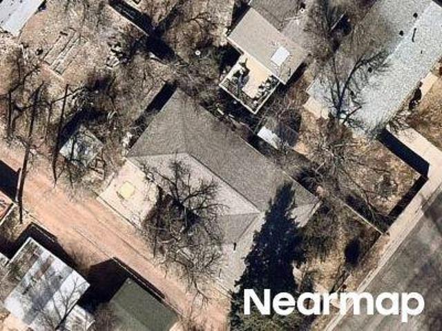 N 32nd St