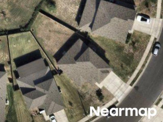 N 33rd Ln