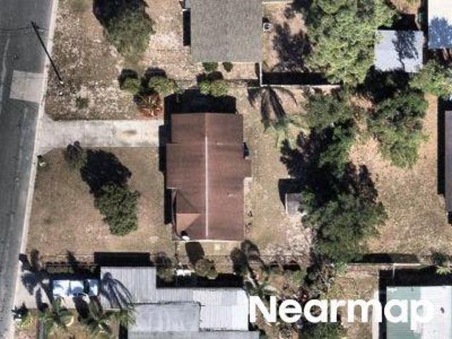 N 46th St