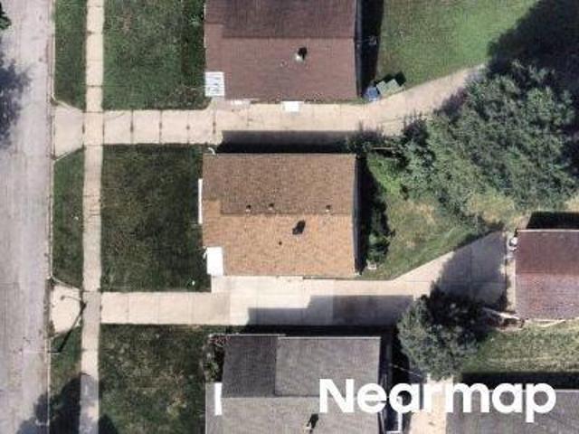 N 48th St