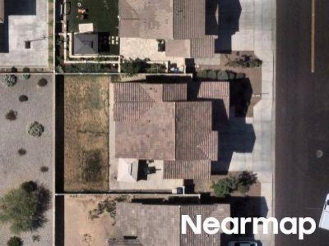 N 49th Ave
