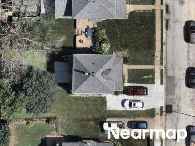 N 41st St