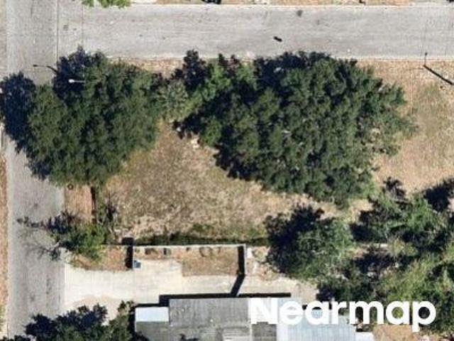 N 41st St