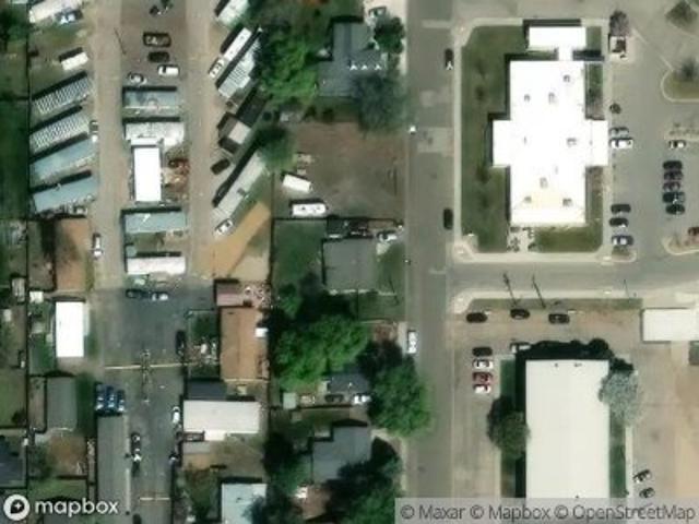 N 4th E