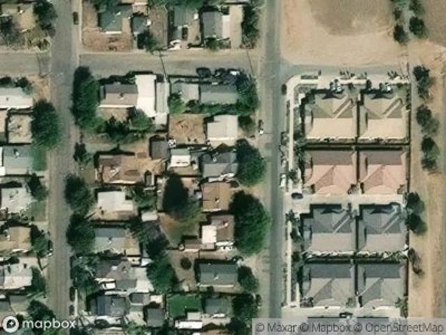 N 4th St