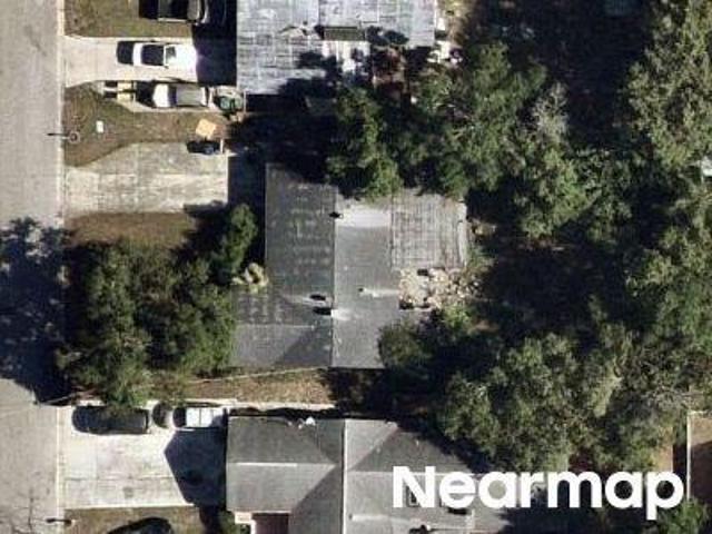 N 52nd St