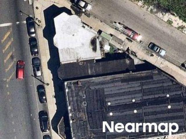 N 52nd St