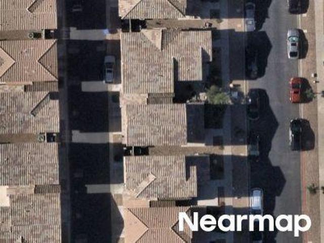 N 77th Ln