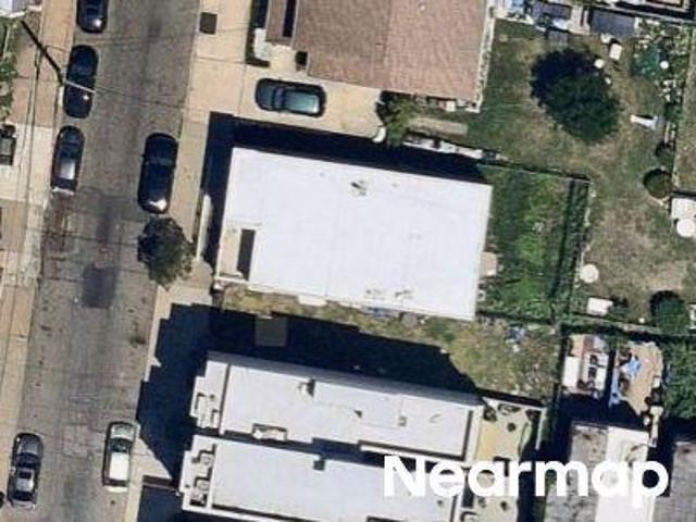 N 7th St