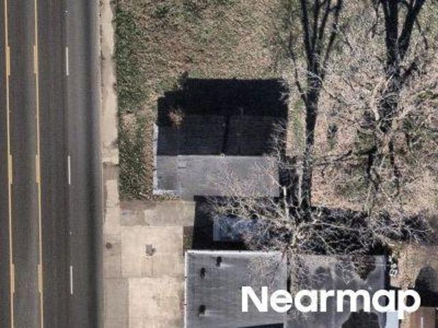 N 7th St