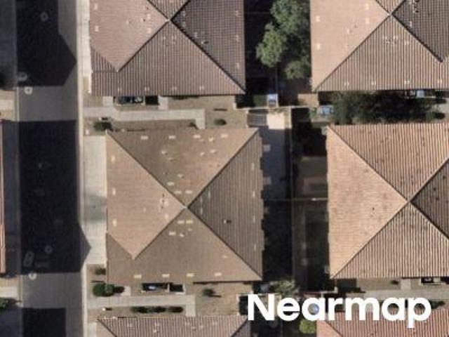 N 80th Ln