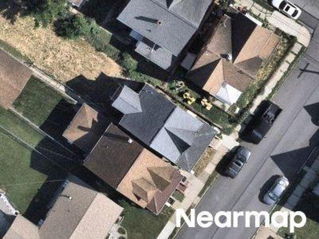 N 8th Ave