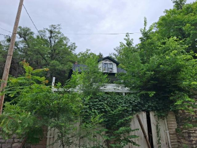 N 8th St