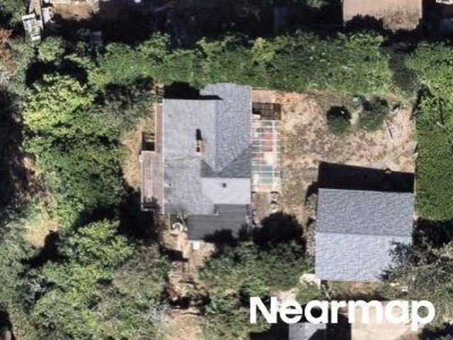 N 8th St