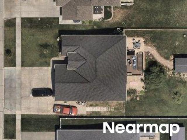 N 94th St