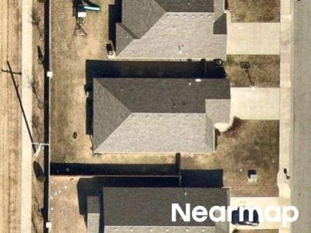 N 98th Ave E