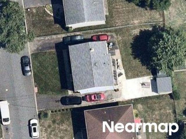 N 9th St