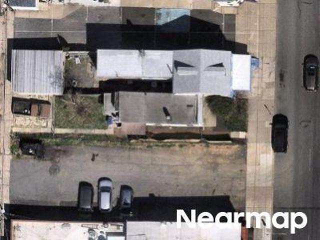 N 9th St