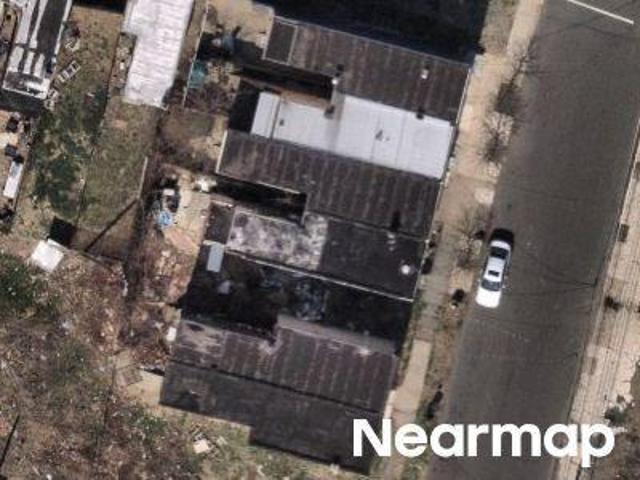 N 9th St