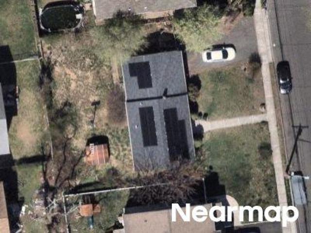 N 9th St