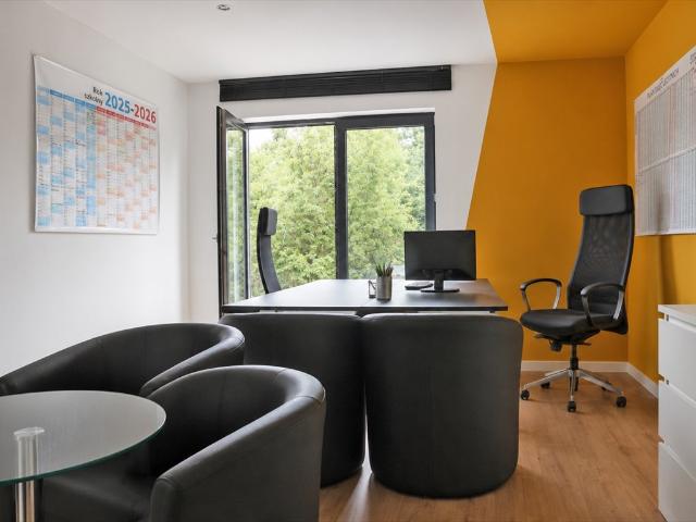 Na wynajem biuro 16,56 m² z wyposażeniem w Katowicach