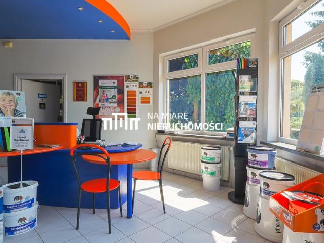 Na wynajem funkcjonalny lokal 154 m² z placem w Rzeszowie