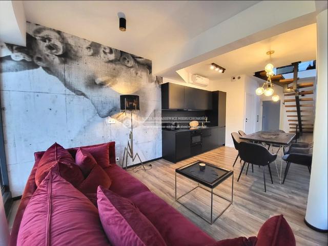Na wynajem luksusowy dwupoziomowy penthouse 70 m² w Bielsku Białej