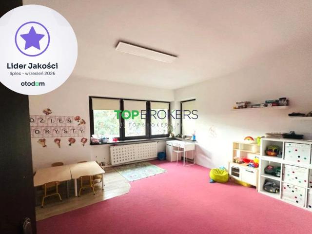 Na wynajem przestronny dom 480 m² z ogrodem i parkingiem