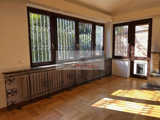Na wynajem przestronny dom 180 m² na Saskiej Kępie w Warszawie