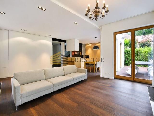 Na wynajem przestronny dom 250 m² z ogrodem 1000 m² w Wilanowie