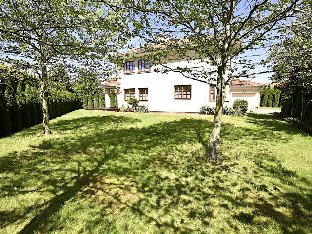 Na wynajem przestronny dom 280 m² w Walendowie
