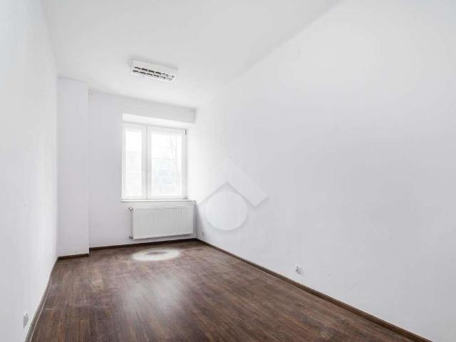 Na wynajem przestronny lokal biurowy 12,89 m² w Krakowie