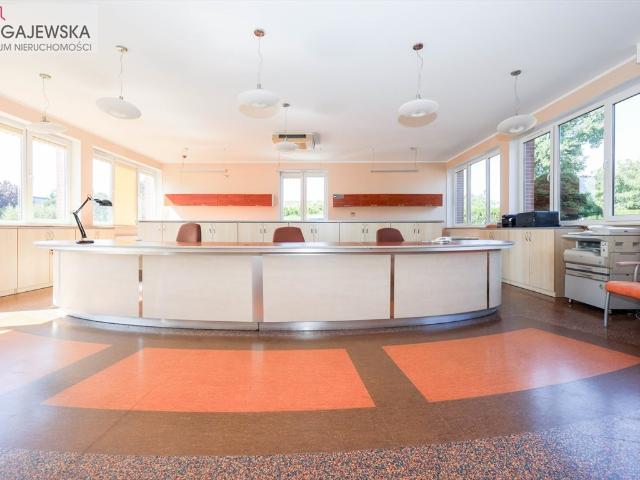 Na wynajem przestronny lokal użytkowy 76,82 m² w Piła