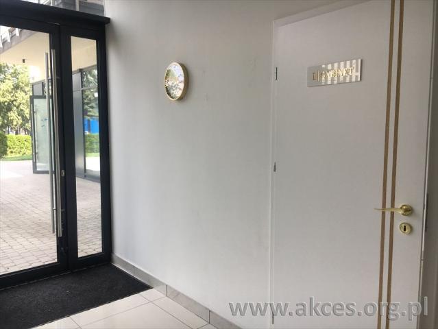 Przestronny lokal usługowy 61 m² w centrum Pruszkowa polecam!