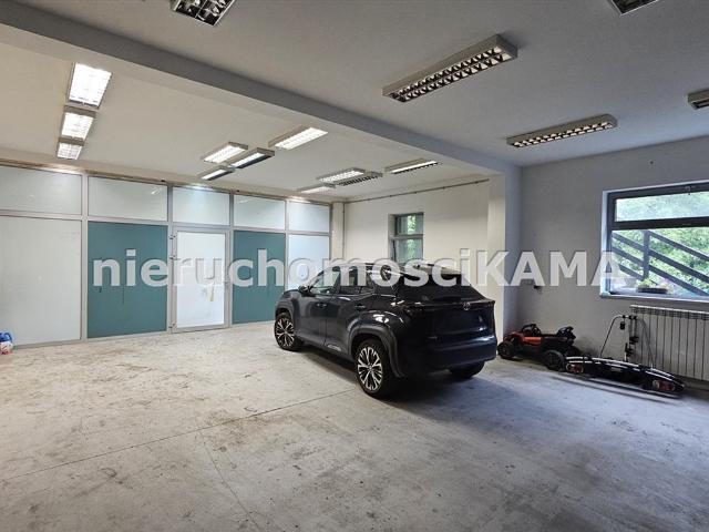 Na wynajem przestronny lokal usługowo handlowy 285 m² w Kozy