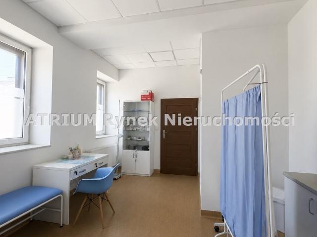 Na wynajem przestronny lokal 100 m² w centrum Rozprzy